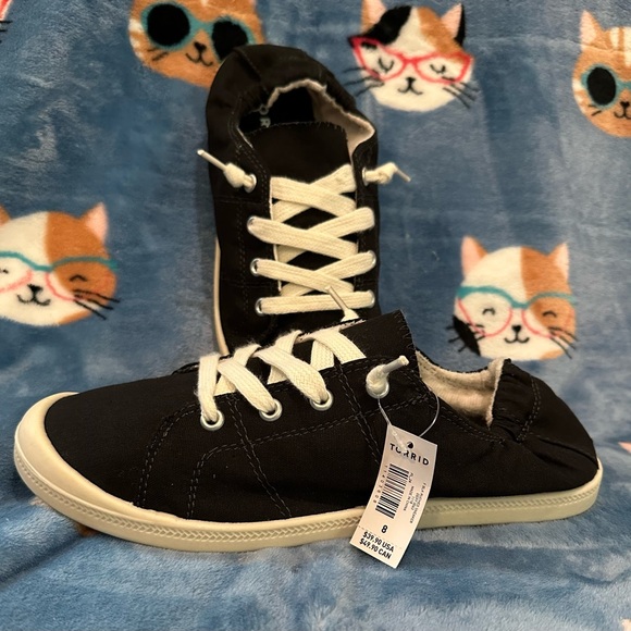 Torrid Riley Ruched Black Sneakers - Picture 3 of 5